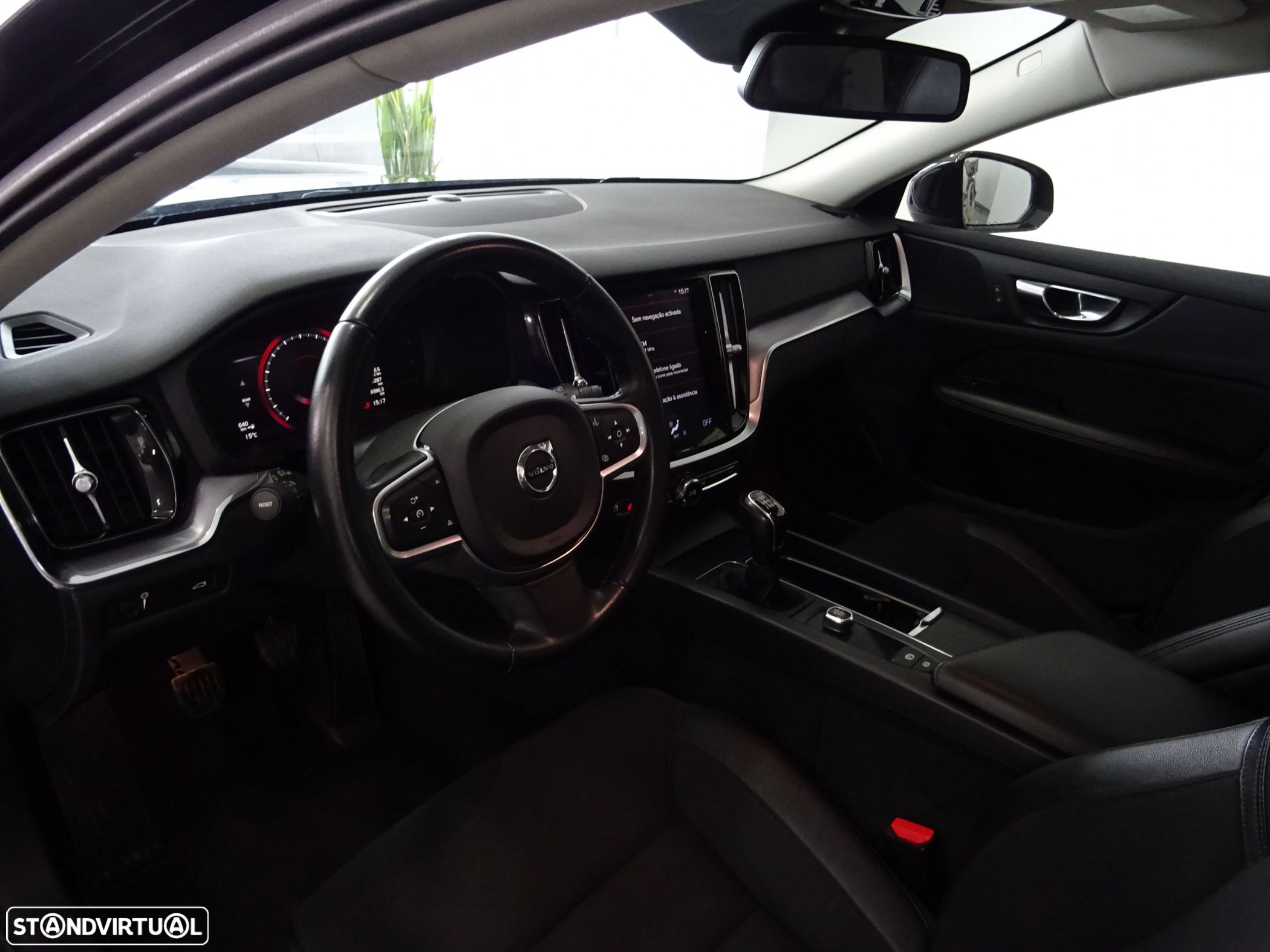 Volvo V60 2.0 D3 Momentum - 12