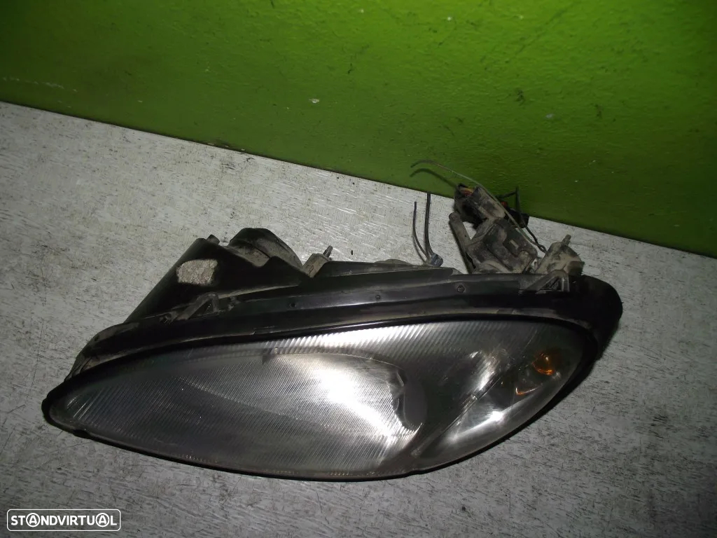 Farol Esquerdo Chrysler Cruiser - 2004 - F1163 - 2