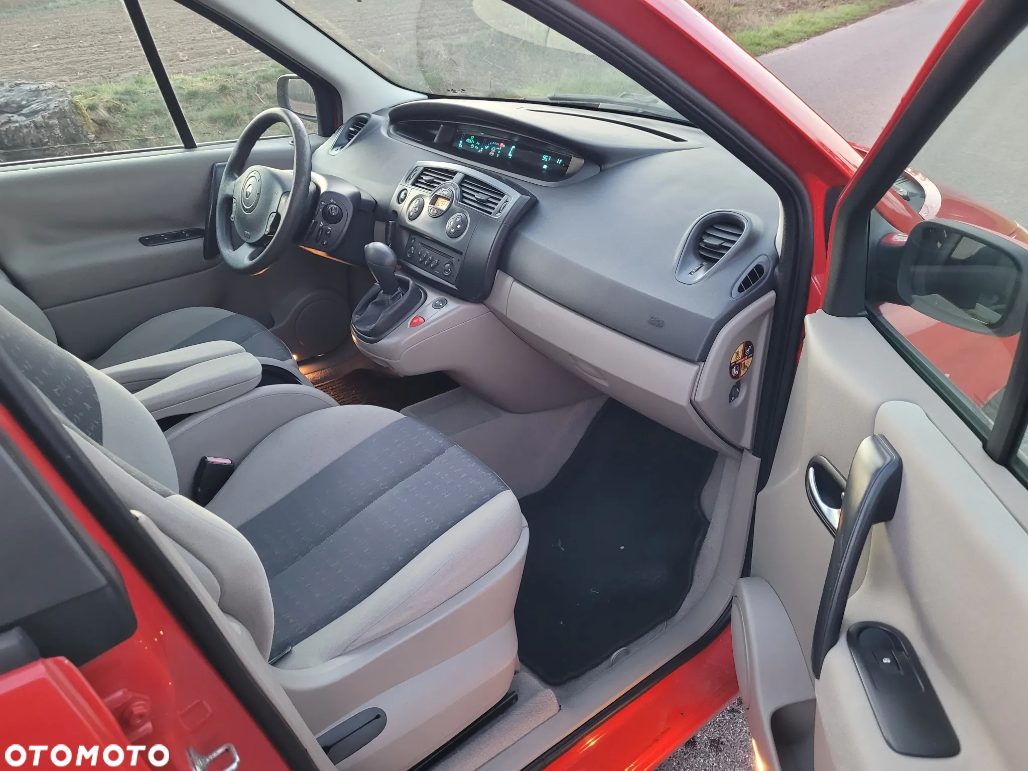Renault Scenic 1.6 16V Authentique Avantage - 6
