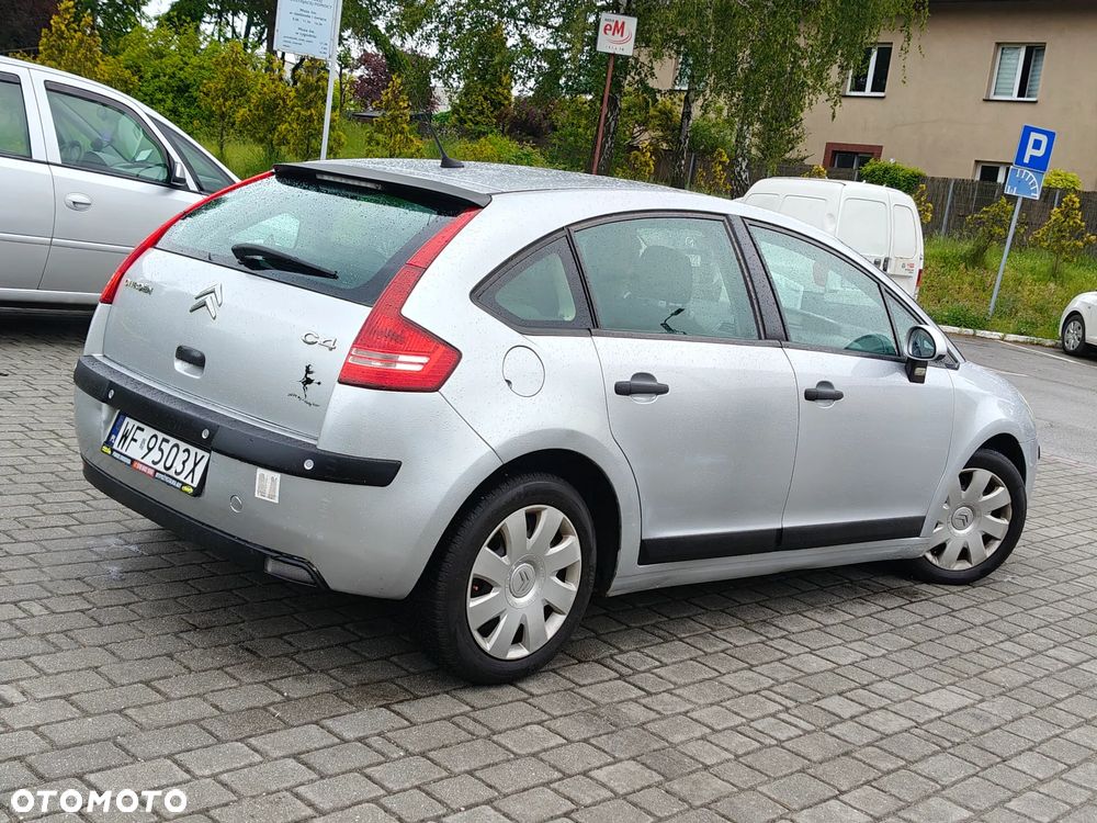 Citroën C4 1.4 16V Impress - 4