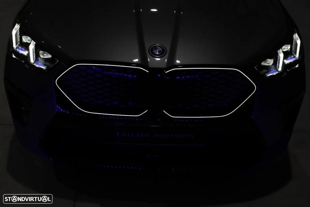 BMW iX2 eDrive20 Pack Desportivo M - 16