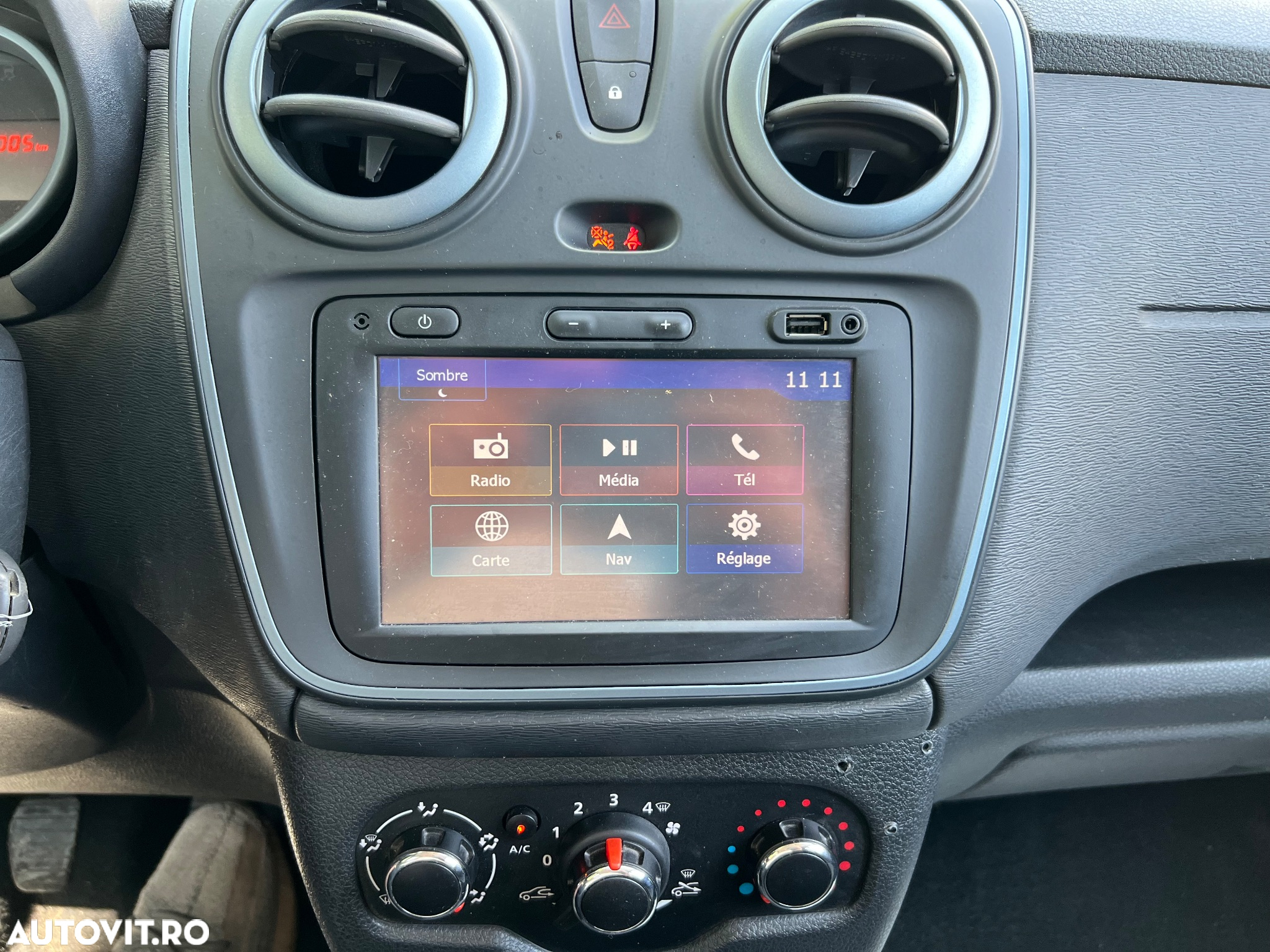 Dacia Lodgy TCe 115 Stepway - 16