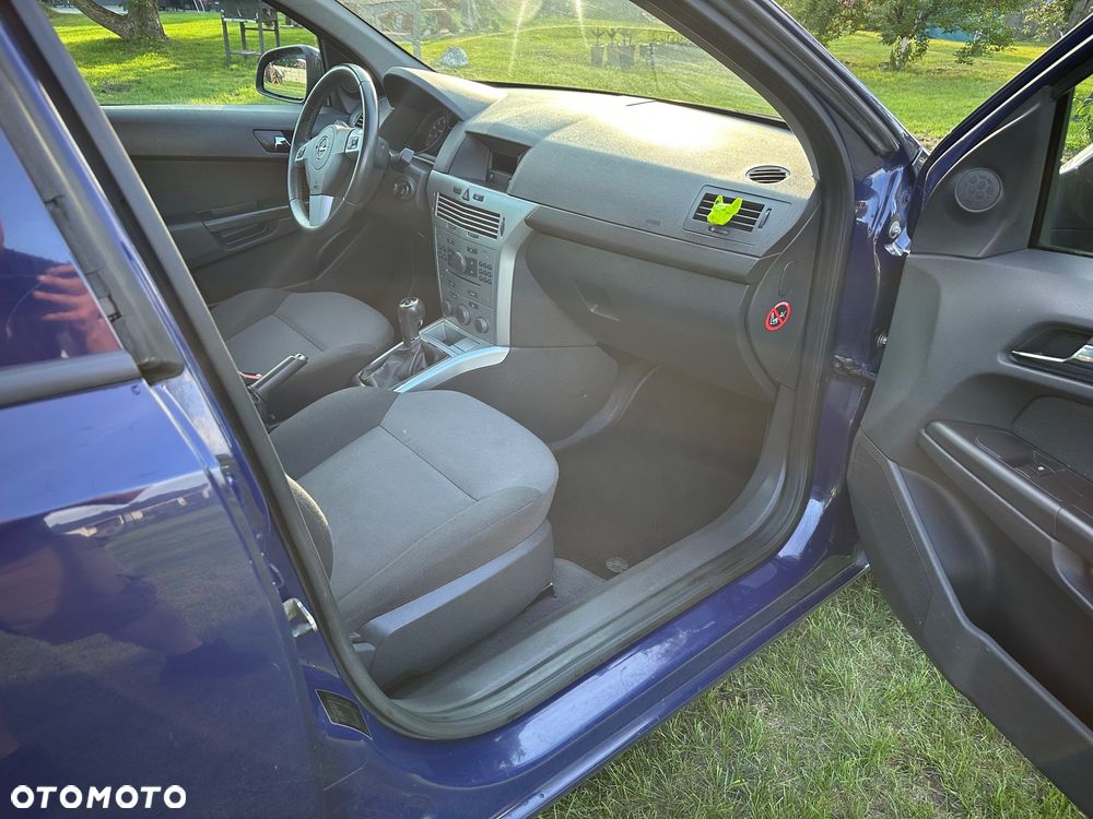 Opel Astra III 1.4 Enjoy - 17