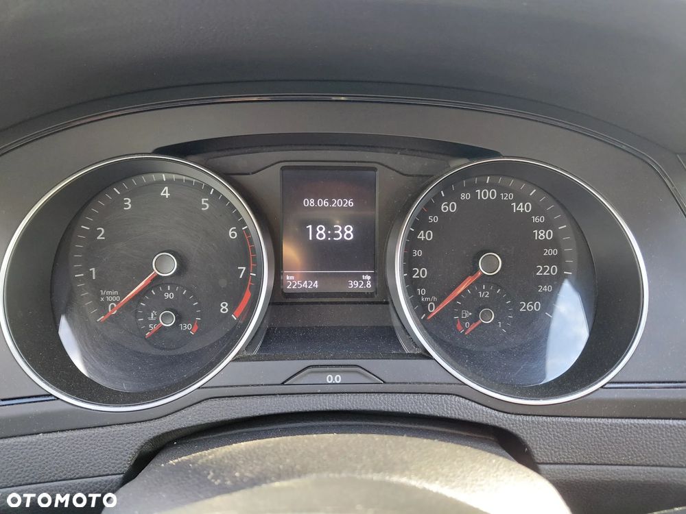 Volkswagen Passat - 20