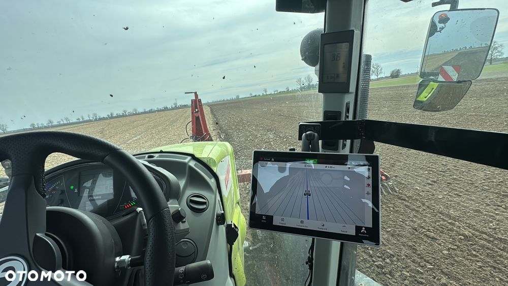 Claas AXION 830 - 9