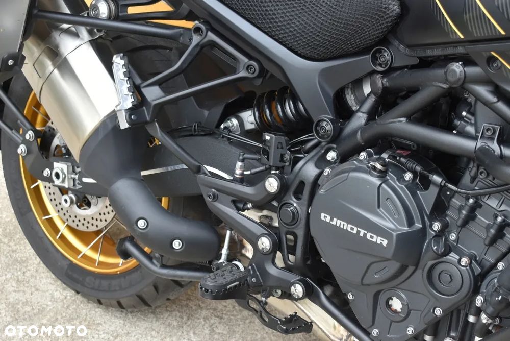 QJMOTOR SRT900SX - 37