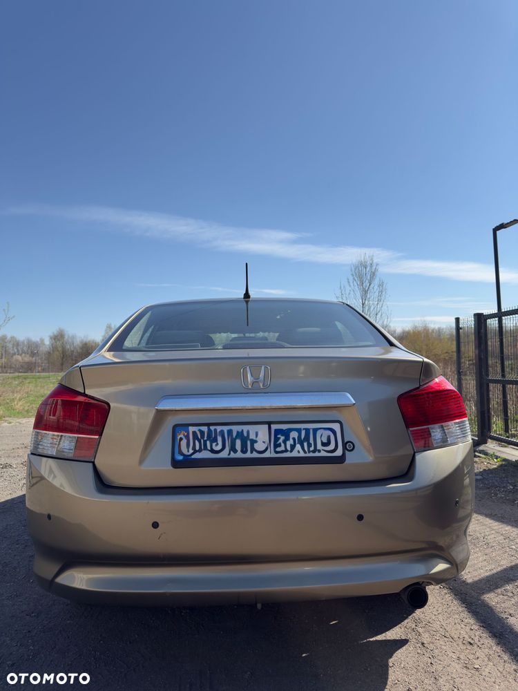 Honda City 1.4 Comfort - 9