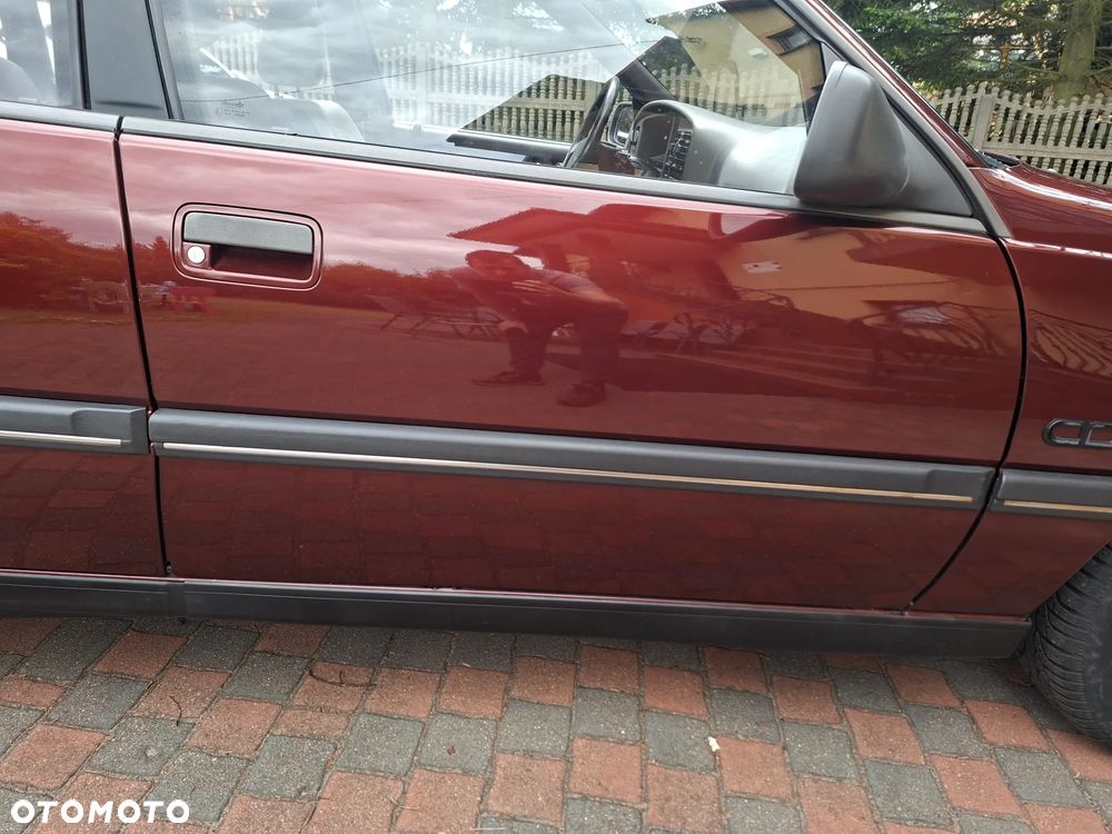 Opel Omega 2.4i GL - 11