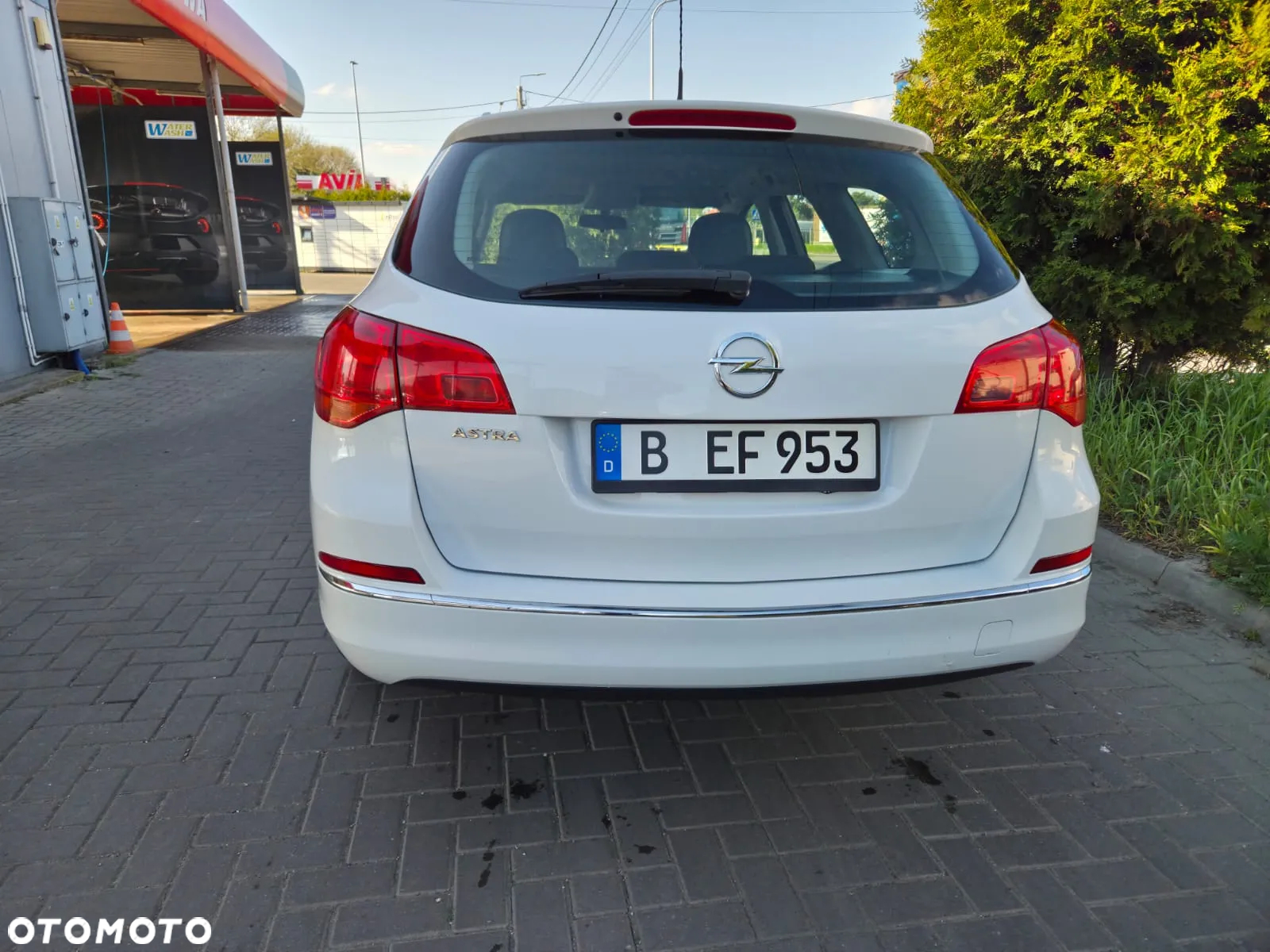 Opel Astra 1.6 Sports Tourer Design Edition - 11