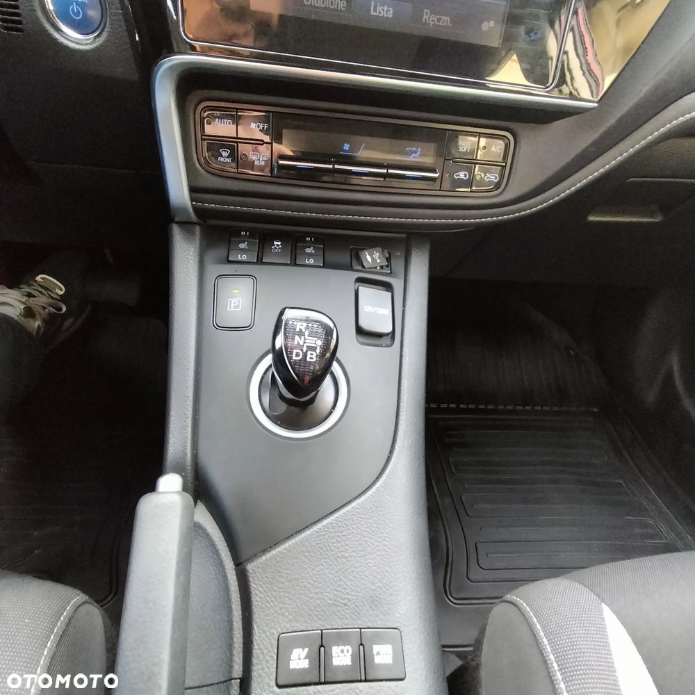 Toyota Auris Hybrid 135 Active - 11