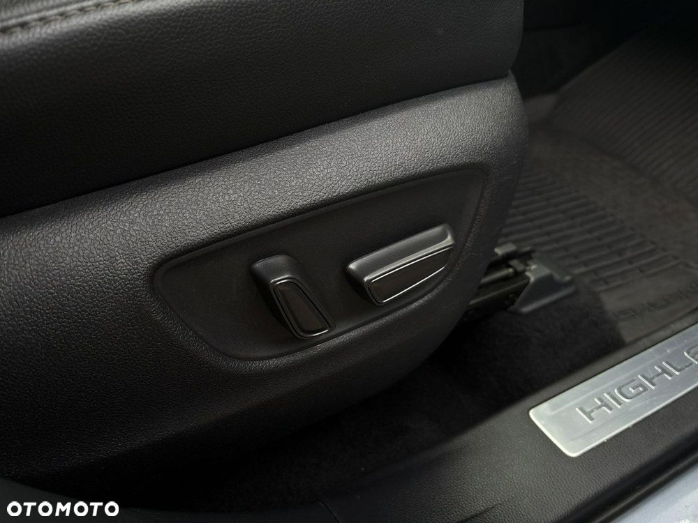 Toyota Highlander - 30