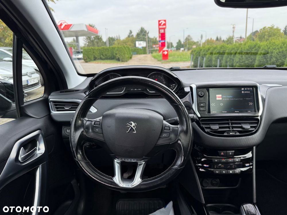Peugeot 2008 1.2 Pure Tech Allure S&S - 10