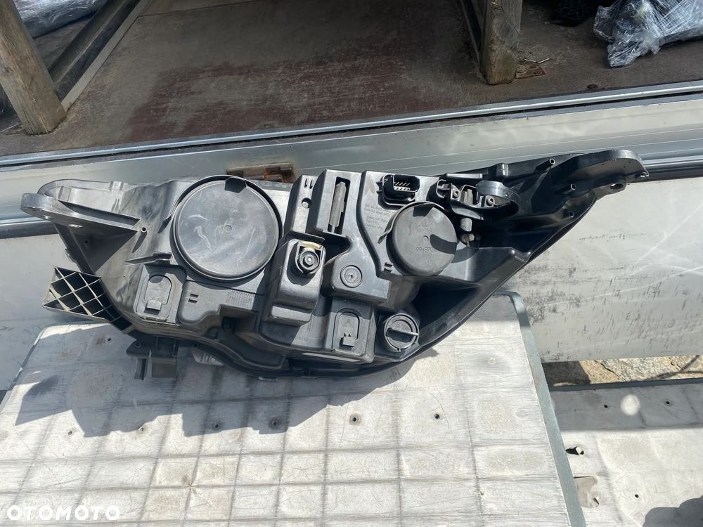 lampa citroen c4 II d4 prawa eu cała - 5