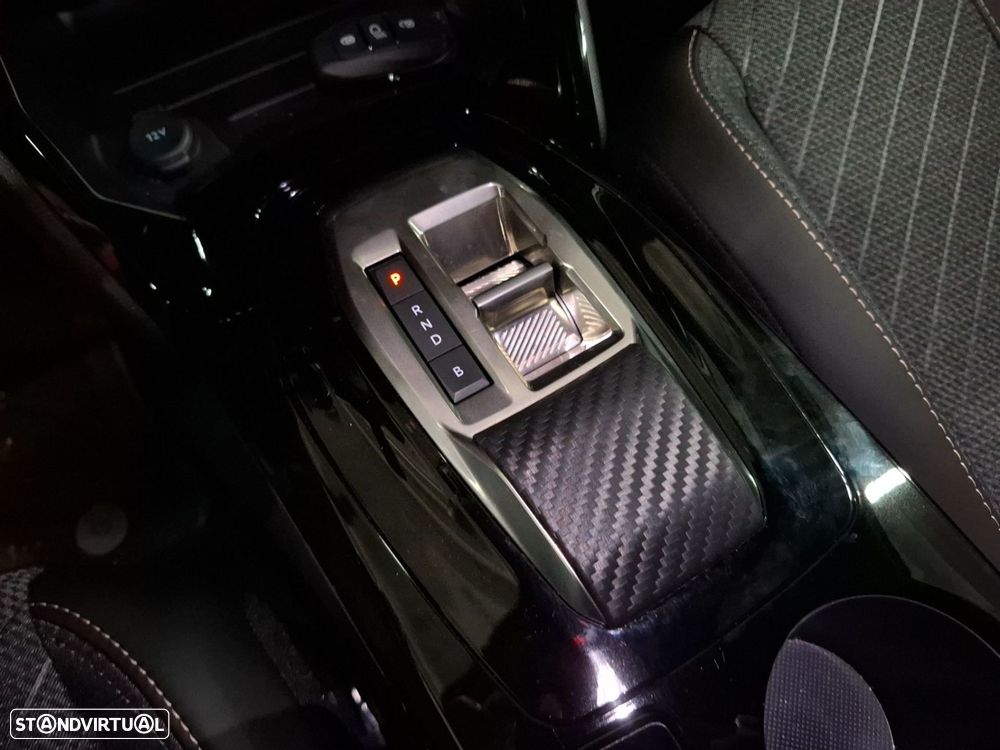 Peugeot e-2008 54 kWh Allure - 18