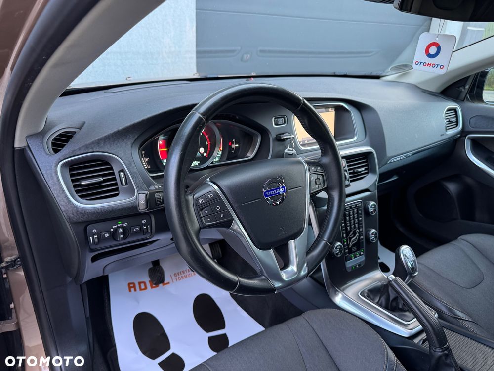 Volvo V40 Cross Country D3 Momentum - 22