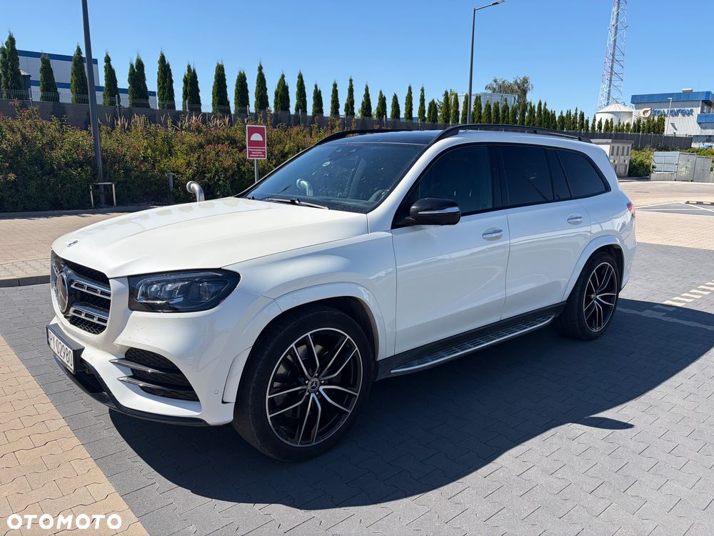 Mercedes-Benz GLS - 1