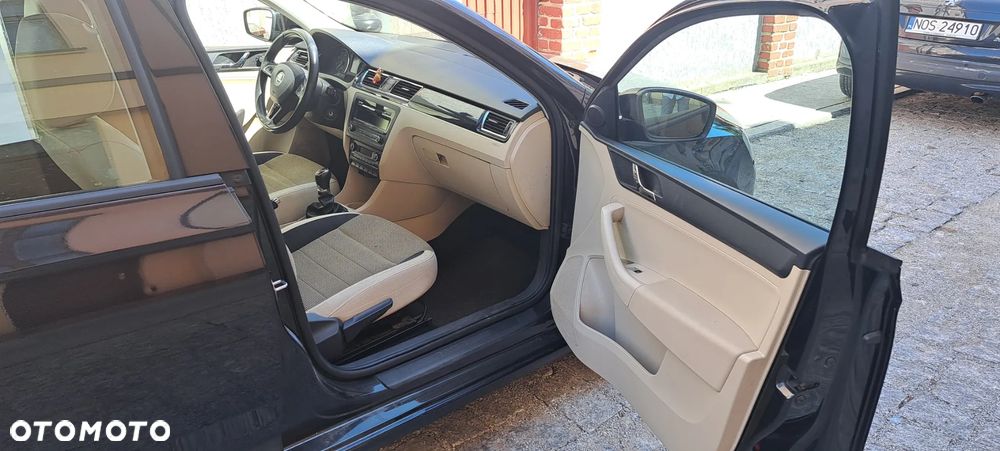 Skoda RAPID 1.2 TSI Ambition - 14
