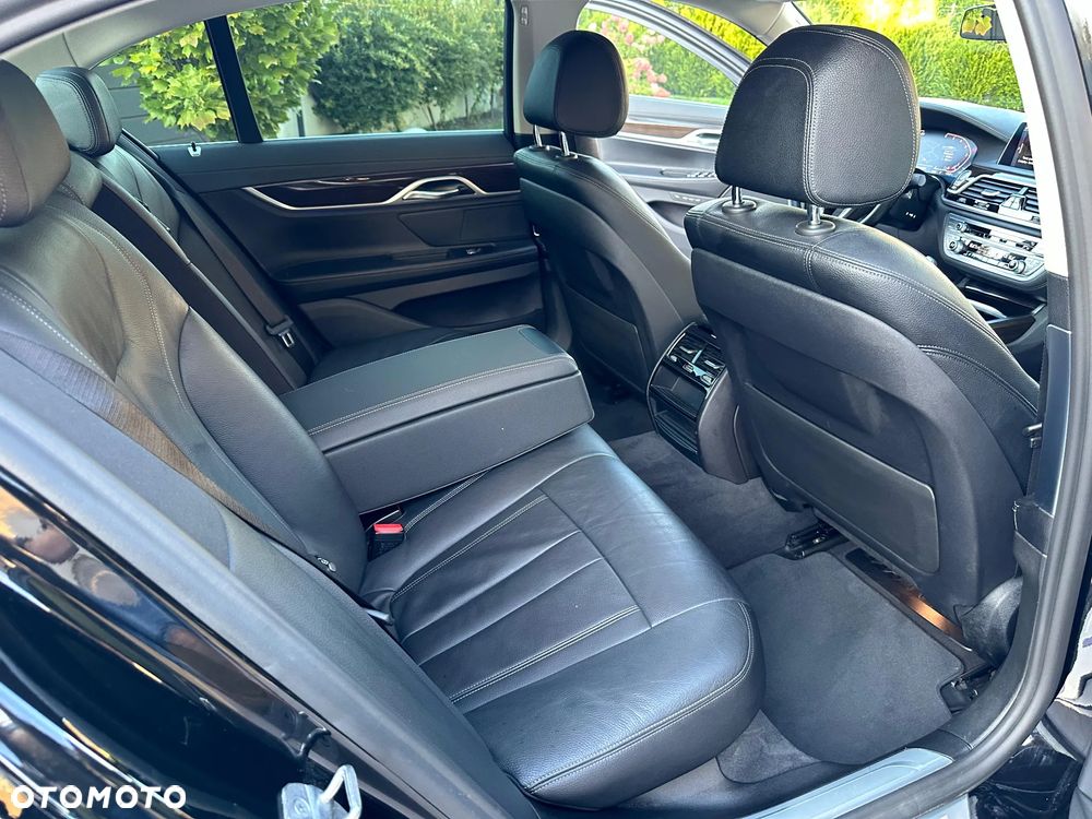 BMW Seria 7 730d xDrive - 34