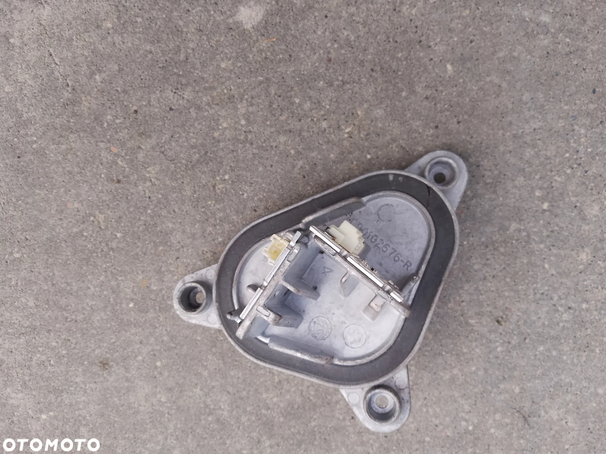 BMW F22 F23 LCI LIFT JEŻ DIODA DRL LED PRAWA 90118701  L90102676-R - 2