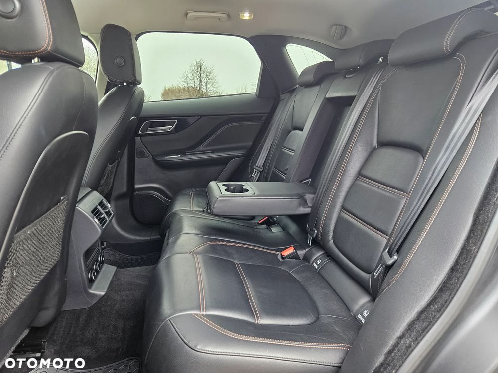 Jaguar F-Pace 20d AWD Prestige - 24