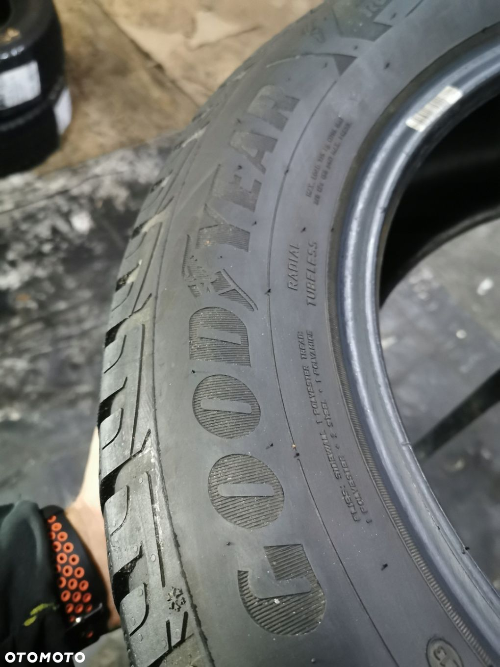 215/60r16 goodyear 2016 opony zimowe 6,5mm 4908 - 3