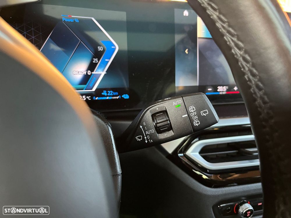 BMW 330 e Touring Pack M Auto - 26