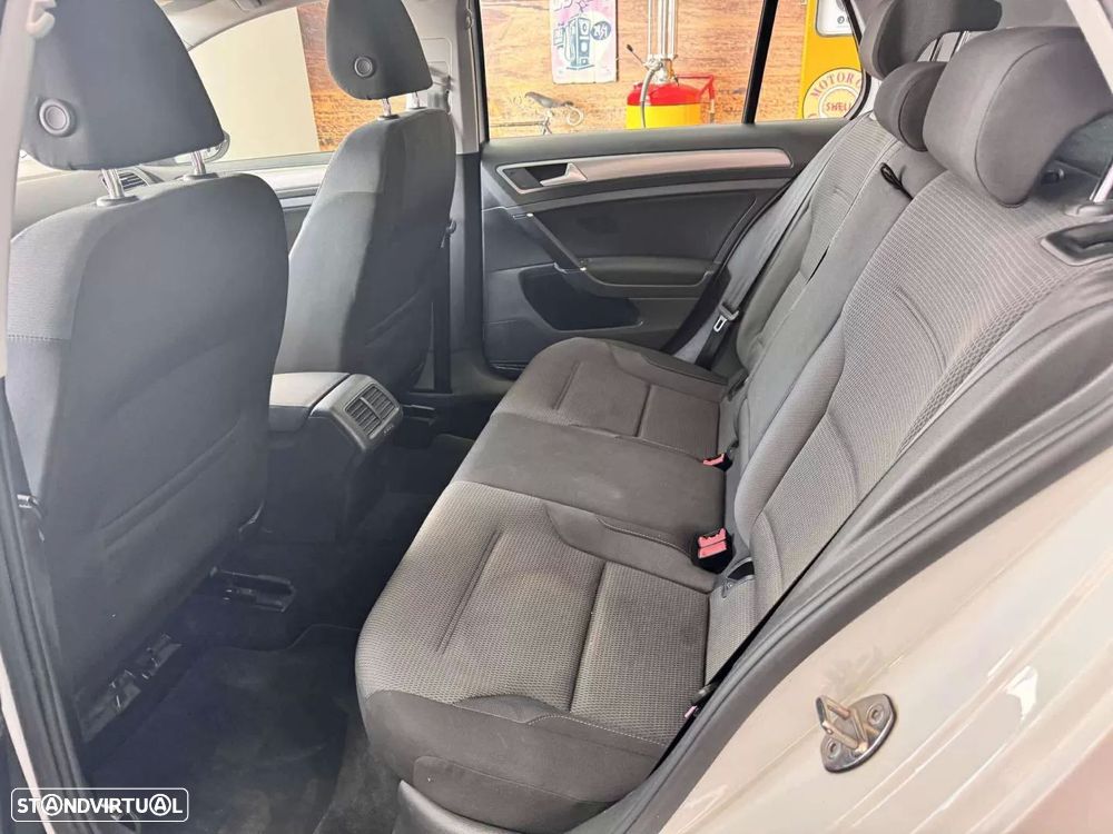 VW Golf 1.6 TDi BlueMotion Confortline - 14