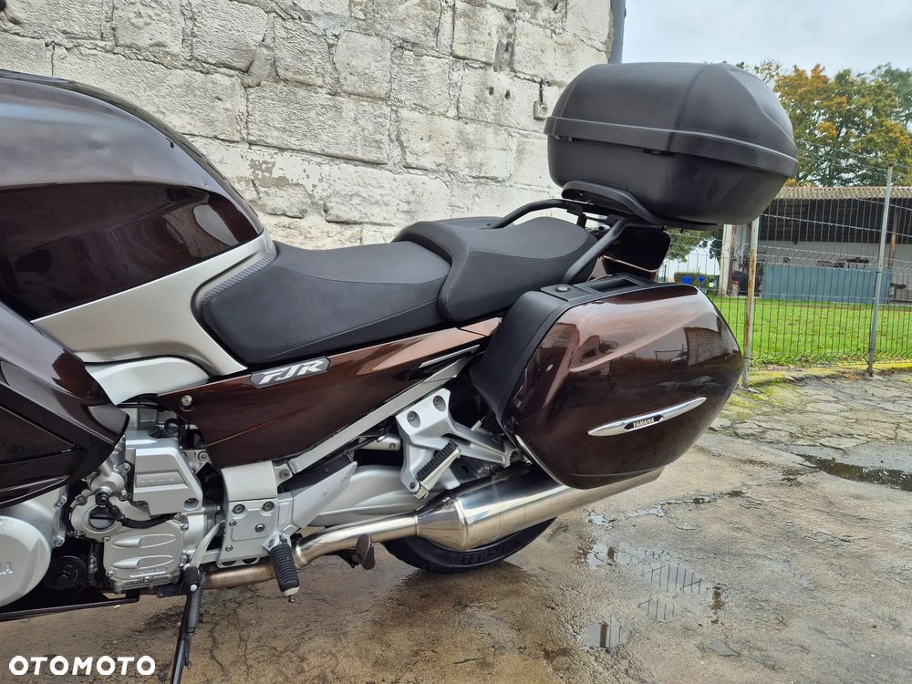 Yamaha FJR - 24