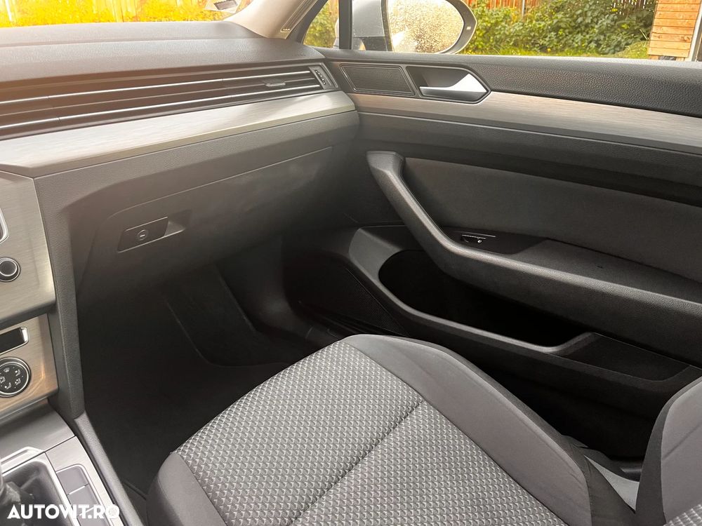 Volkswagen Passat 1.6 TDI (BlueMotion Technology) Trendline - 17