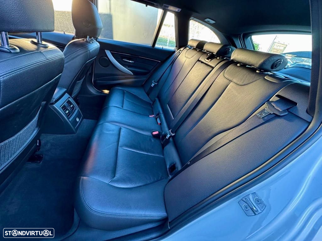 BMW 318 d Touring Pack M - 28