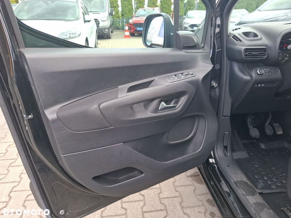 Opel Combo 1.2 Turbo Enjoy S&S - 23