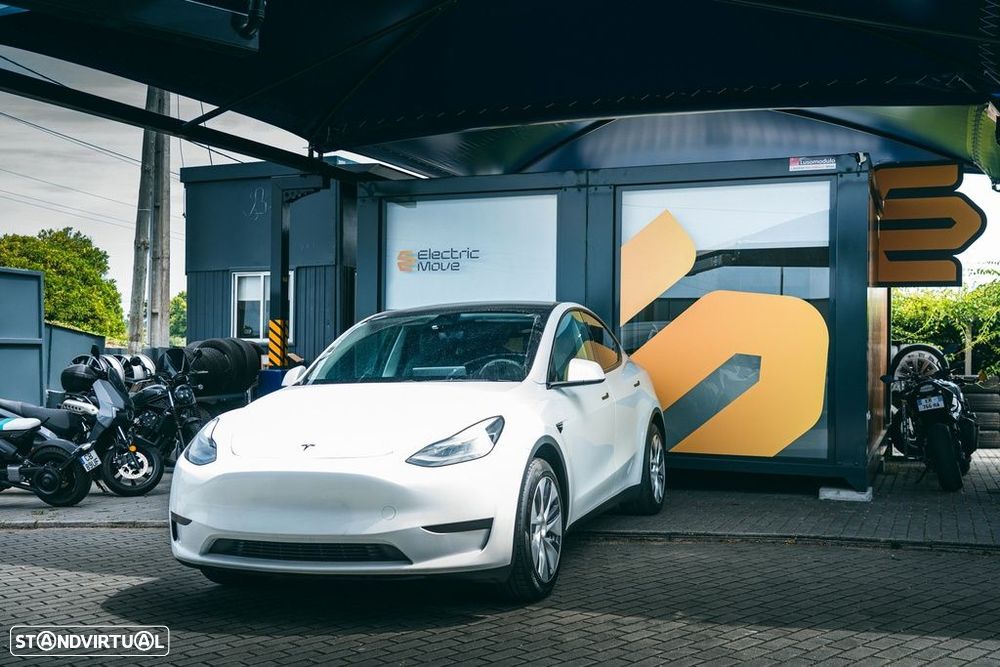 Tesla Model Y Long Range Dual Motor AWD - 1