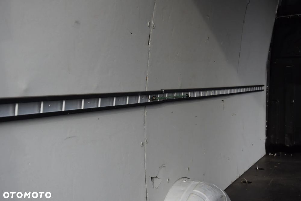 Iveco DAILY MAXI 35S14 / 2.3 - 140 KM / AUTOMAT HI-MATIC / NOWY MODEL / 3 OSOBY / DOSTAWCZE / BLASZAK / KAMERA COFANIA / TEMPOMAT / KLIMA / 2022 / SERWISOWANY / SPROWADZONY Z NIEMIEC - 25