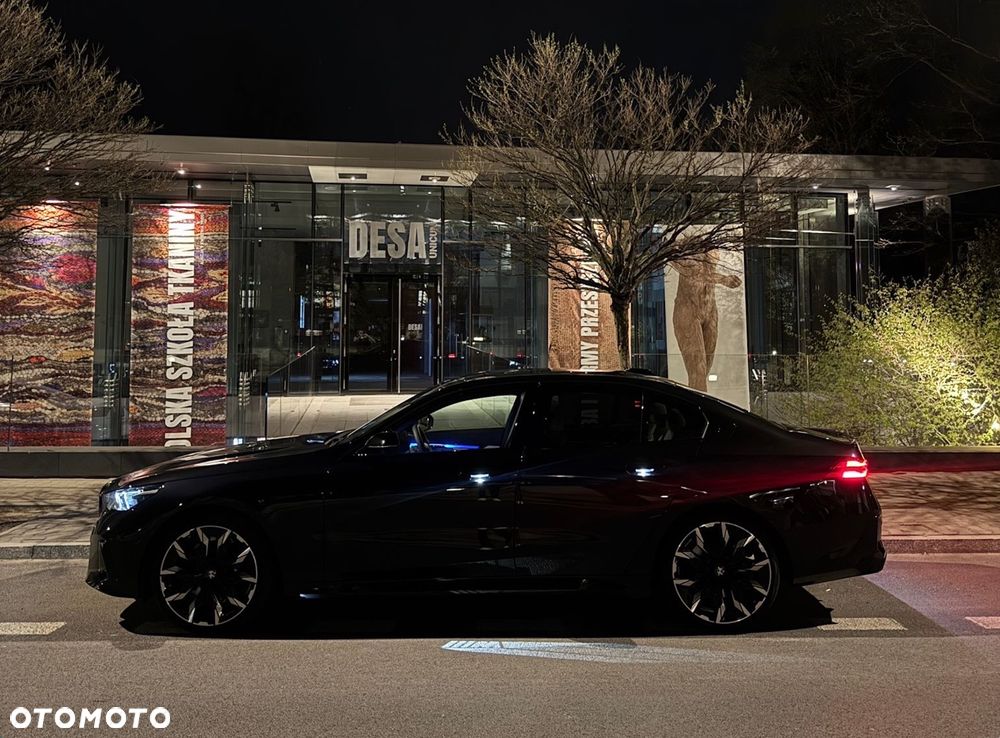 BMW Seria 5 520i mHEV - 11