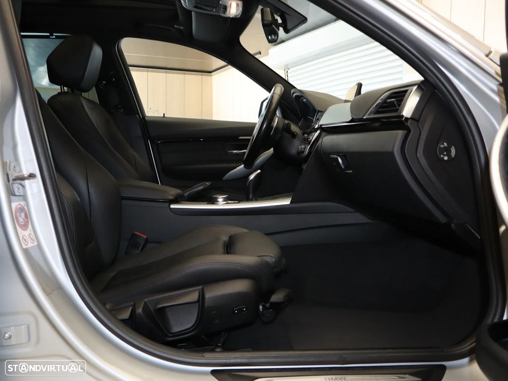 BMW 320 d EfficientDynamics Line Sport Auto - 20