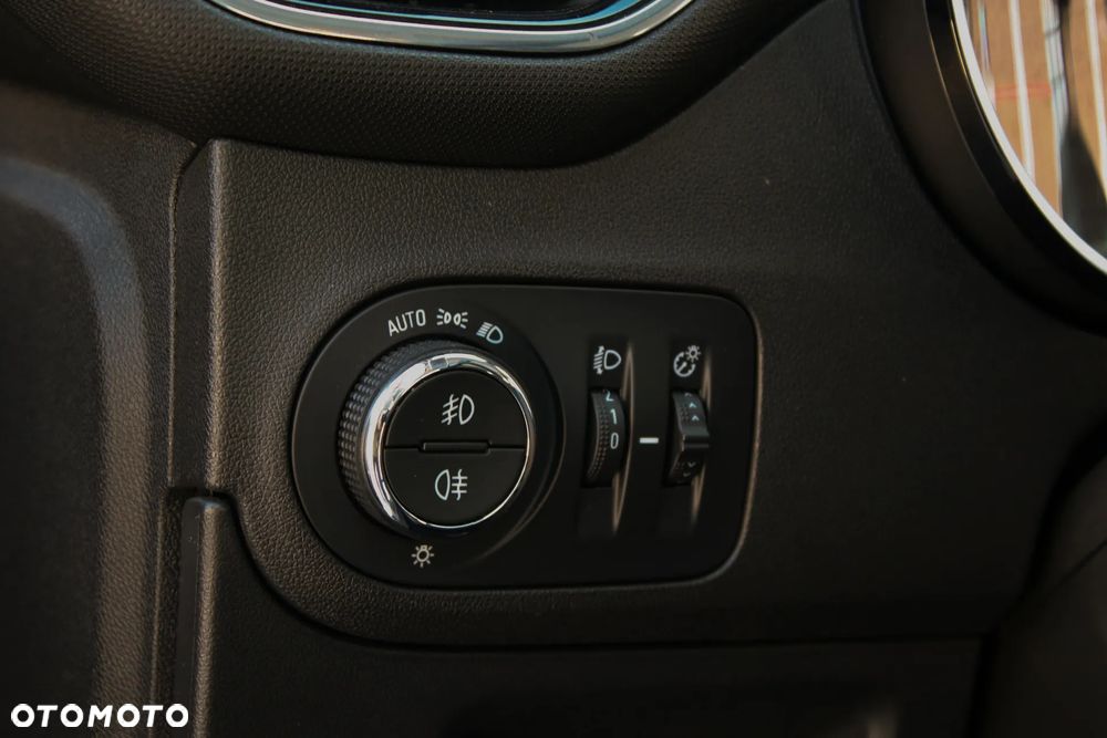 Opel Crossland X 1.2 Start/Stop Innovation - 31