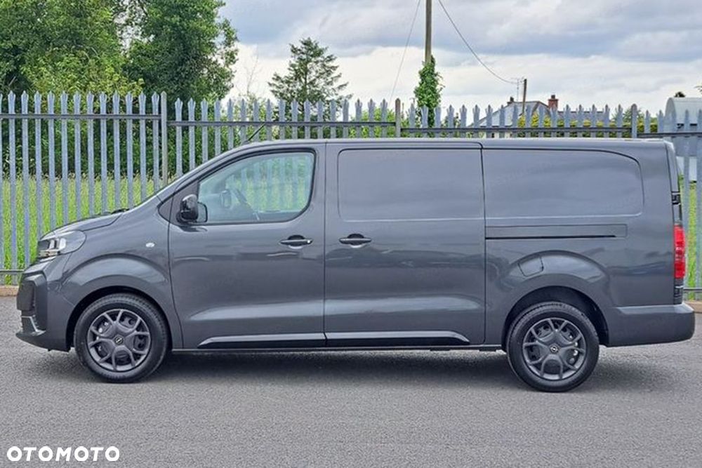 Opel Vivaro XL EAT8 2.2 180KM - 7