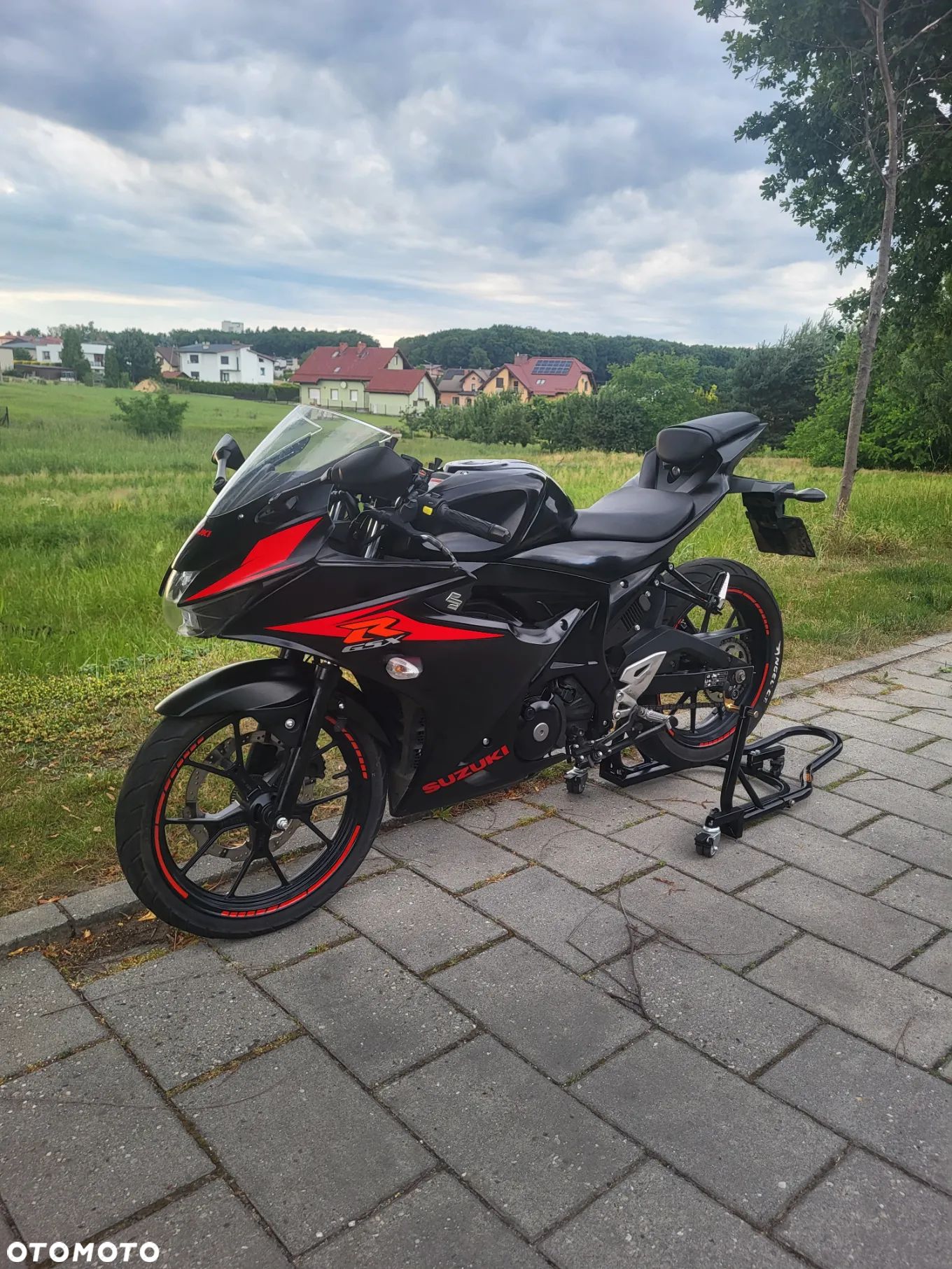 Suzuki GSX-R - 1