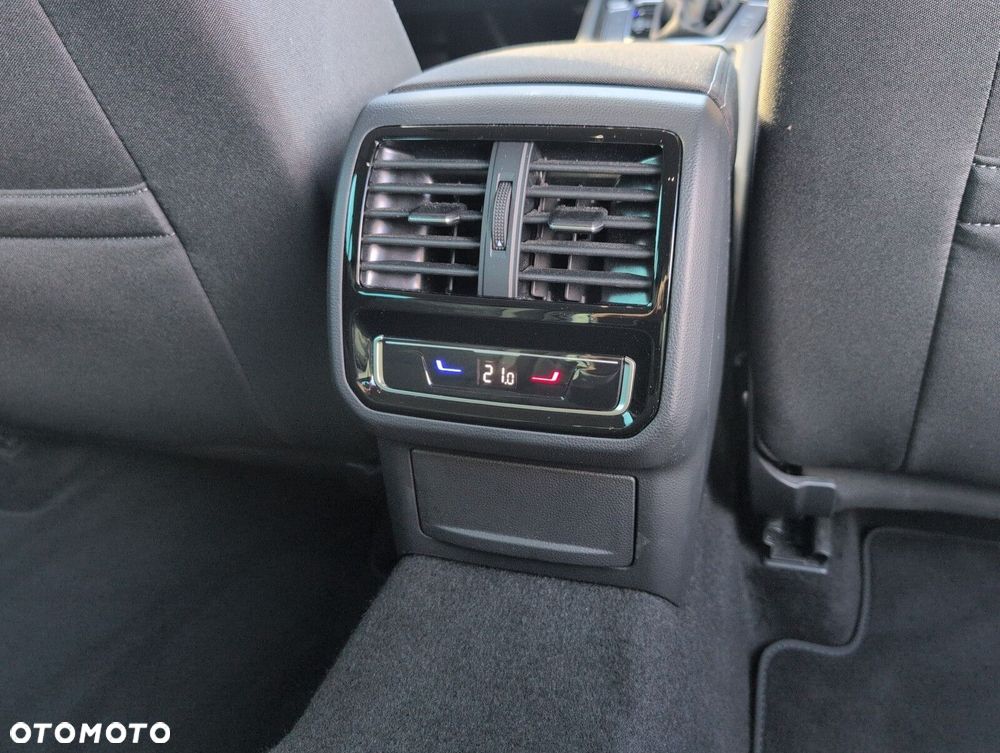 Volkswagen Passat - 15
