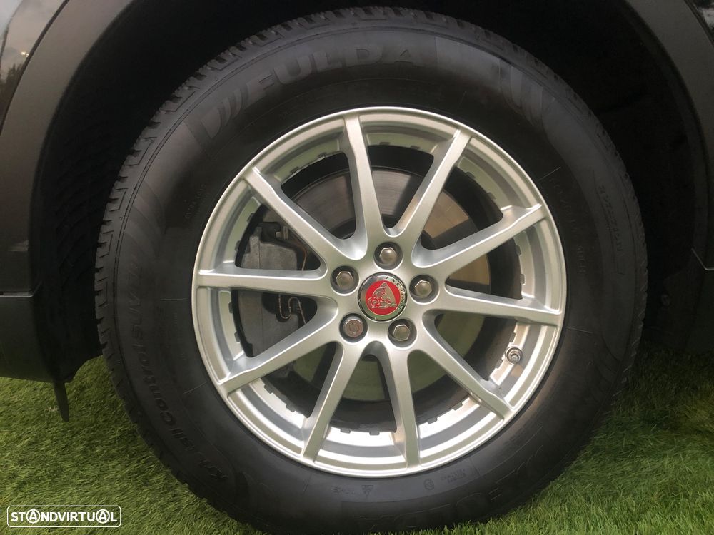 Jaguar E-Pace 2.0 i4D S - 37