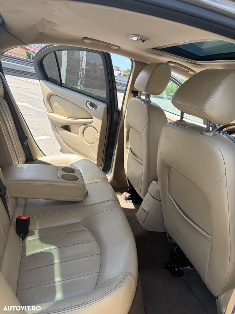 Jaguar X-Type 2.0 TD Luxury - 12