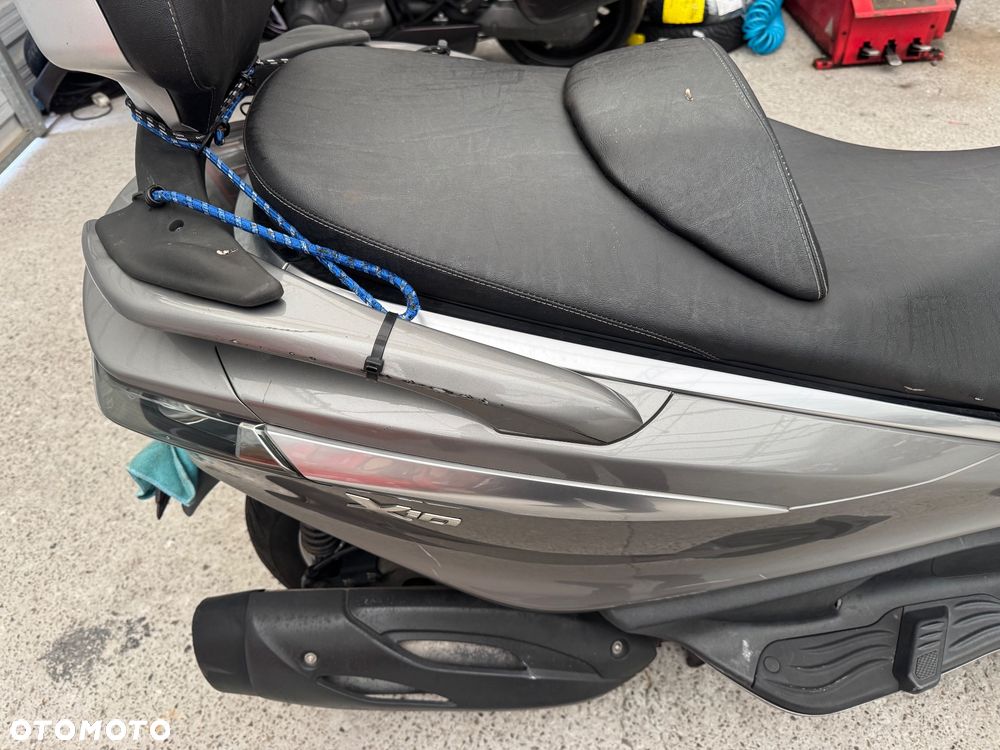 Piaggio X10 - 17
