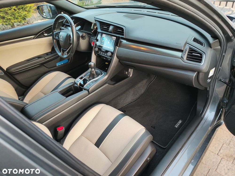 Honda Civic 1.6 i-DTEC Executive Black Edition - 8