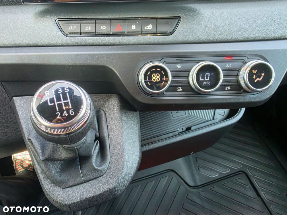 Nissan Interstar - 8