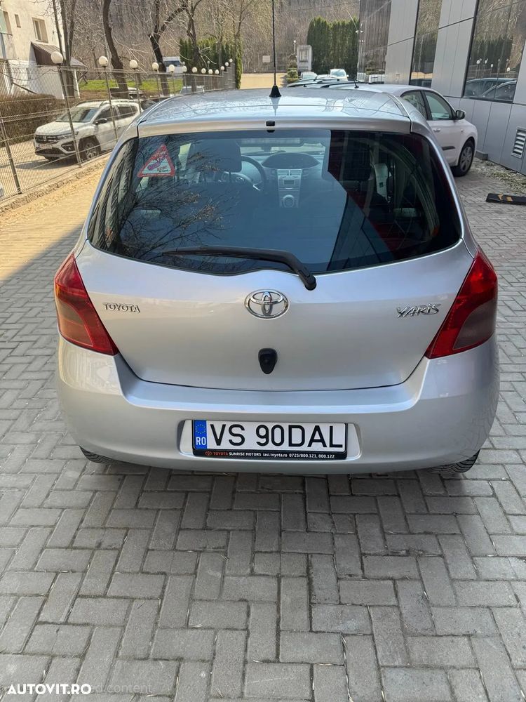 Toyota Yaris 1.3 Sol - 2