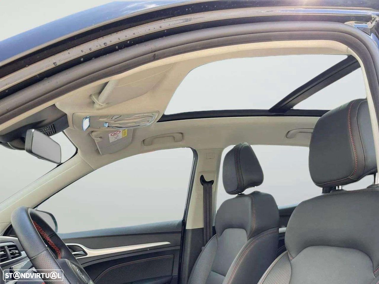 MG ZS EV 72.6 kWh Luxury OBC 11 kW - 10