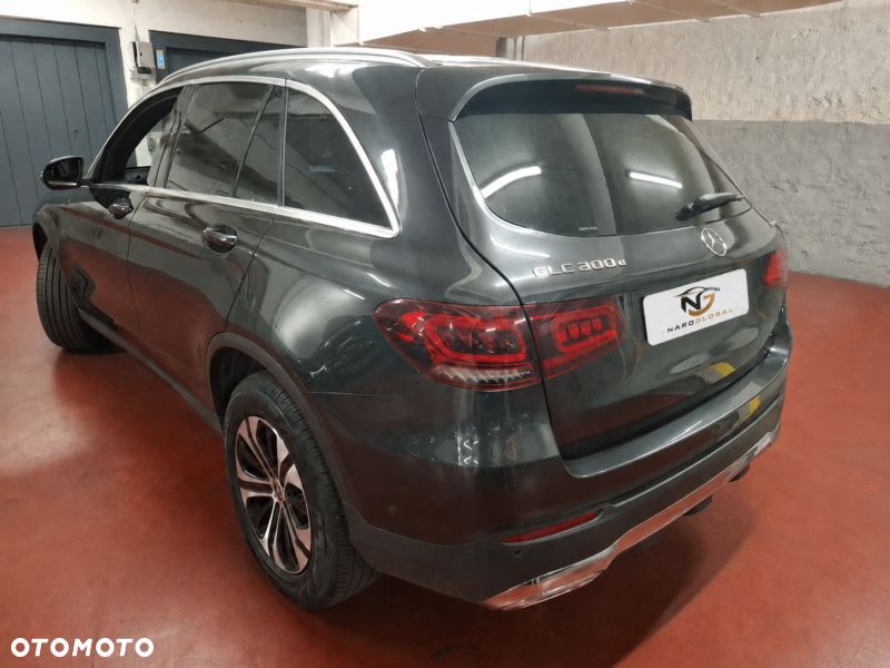 Mercedes-Benz GLC 300 e 4Matic 9G-TRONIC Exclusive - 5