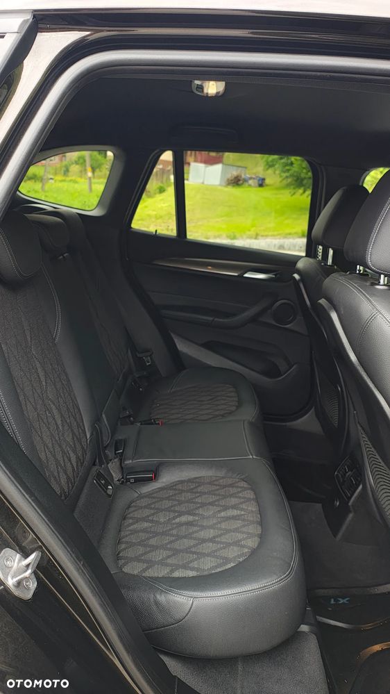 BMW X1 xDrive18d xLine - 6