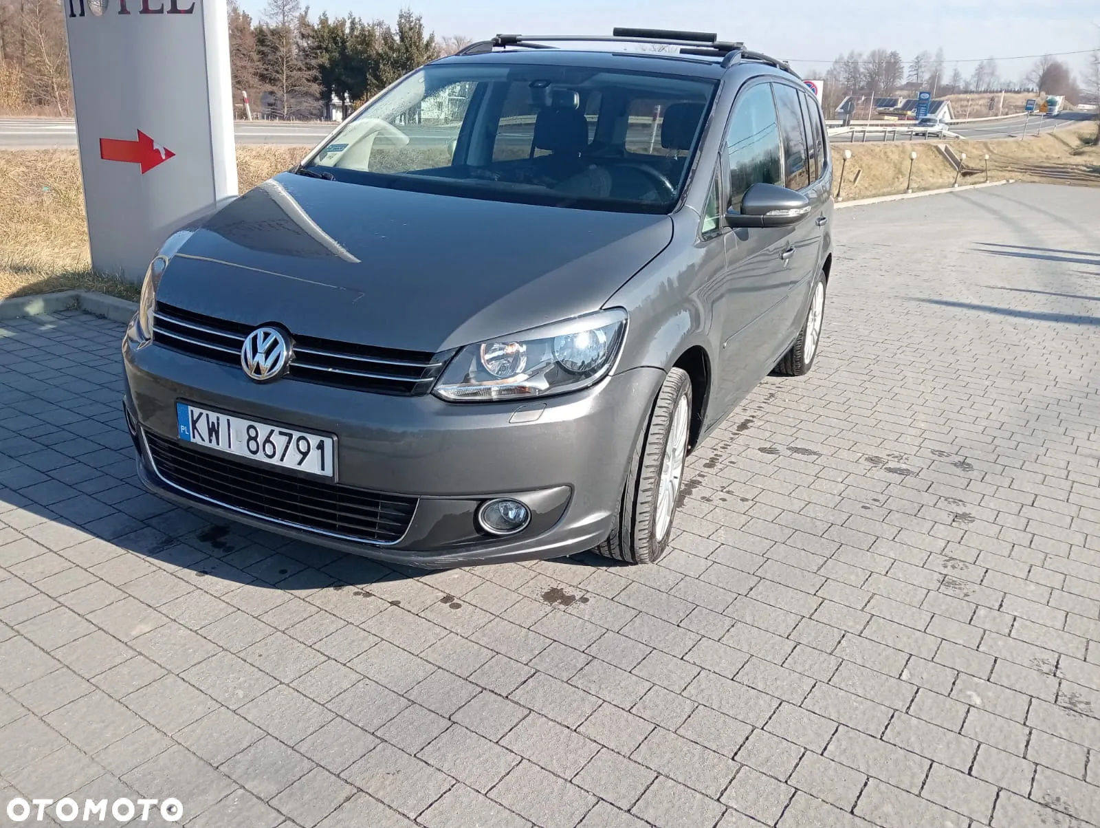 Volkswagen Touran 1.6 TDI DPF Comfortline DSG - 2