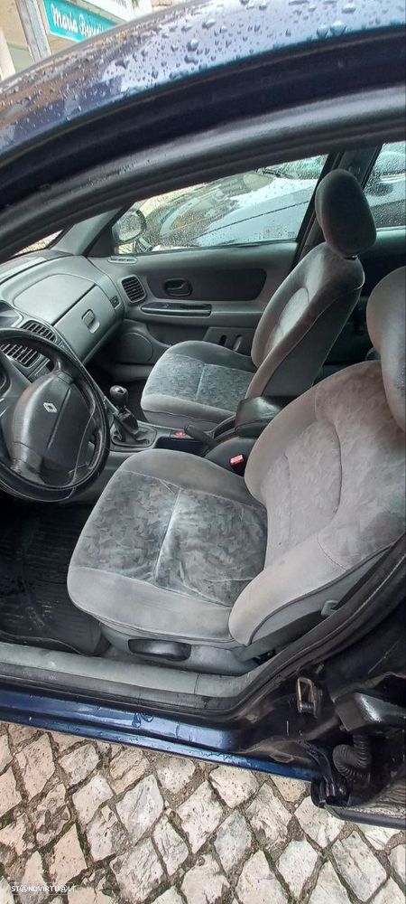 Renault Laguna 1.6 RXE - 2